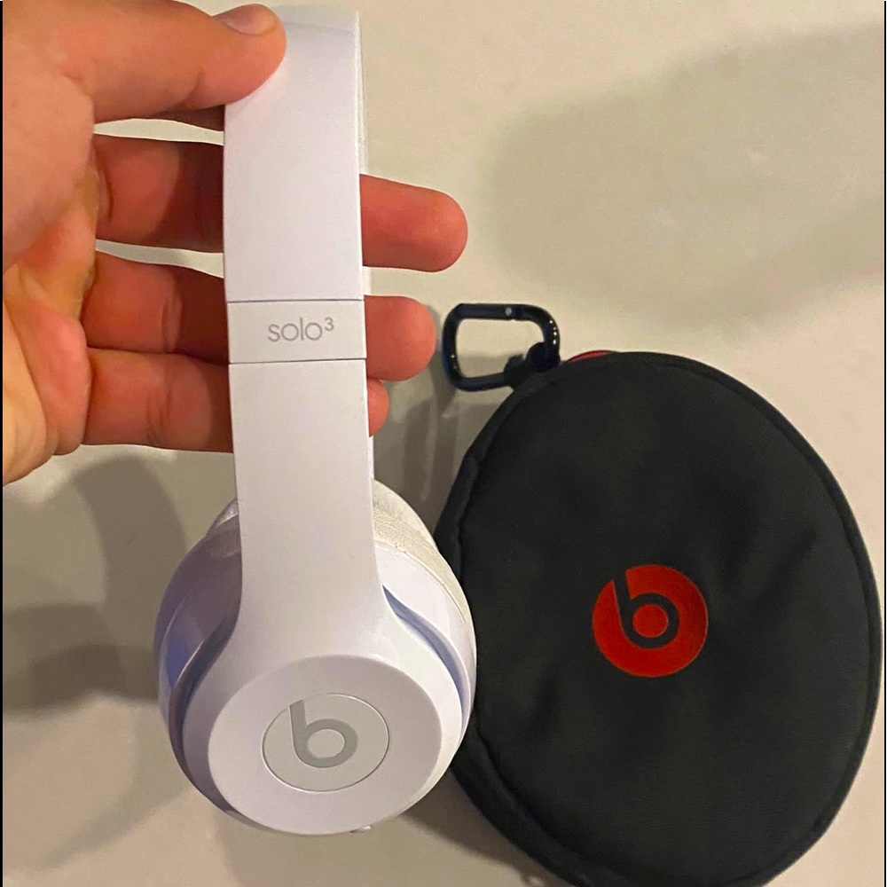 White Beats Solo 3